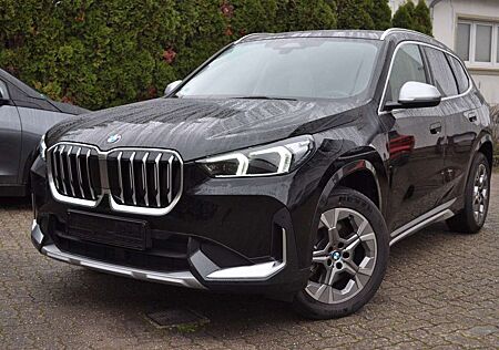 BMW X1 20 i sDrive xLine/Komfortzug/Panorama/LED