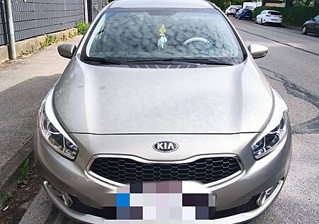 Kia Cee'd Ceed / Ceed 1.6 GDI Dream-Team Edition