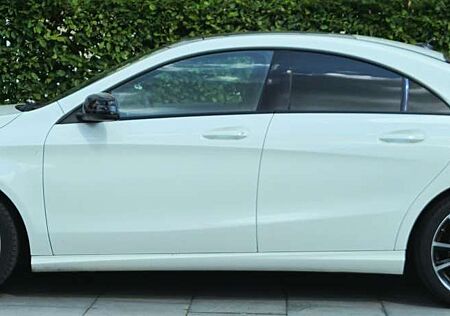 Mercedes-Benz CLA 180 7G-DCT Urban