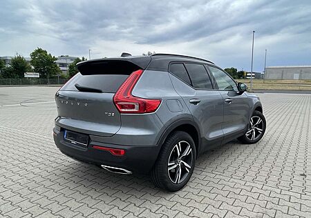 Volvo XC 40 XC40 T3 R-Design Harman & Kardon Inspekt und Reifen neu