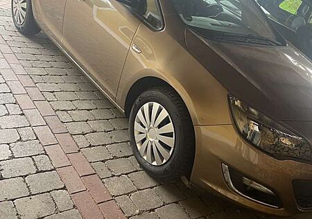 Opel Astra 150 Jahre nzr 75000 km mit Anhängerkupplung