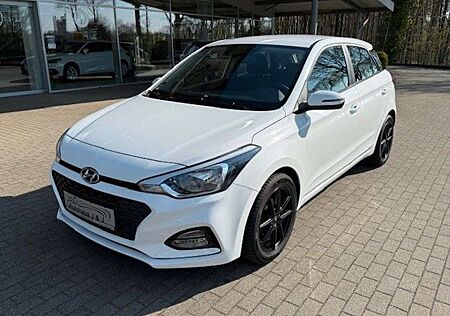 Hyundai i20 Active Style PDC/CarPlay/Navi/Allwetter