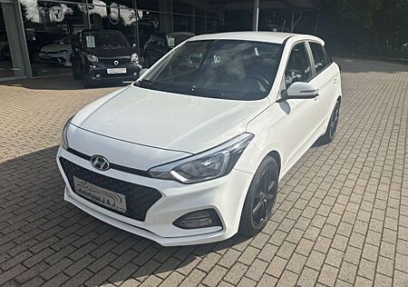 Hyundai i20 Active Style PDC/CarPlay/Navi/Allwetter