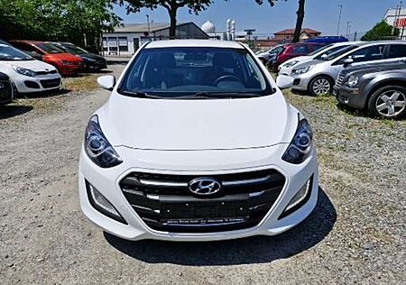 Hyundai i30 blue 1.6 CRDi Classic