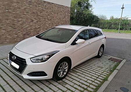 Hyundai i40 Kombi blue 1.7 CRDi Premium