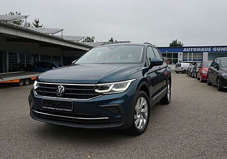 VW Tiguan Volkswagen 2.0 TDI SCR 4MOTION DSG Life !! AHK !!