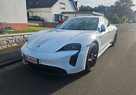 Porsche Taycan GTS *BOSE/21"Alu/Kamera/1.Hand*