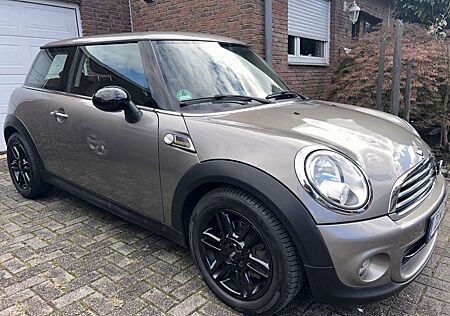 Mini ONE gebraucht kaufen Mini ONE Sehr gepflegt zum Verkauf ☘️