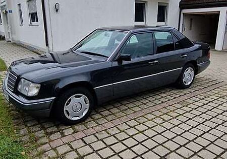 Mercedes-Benz E 300 Diesel mit H Zulassung im Neuwagenzustand