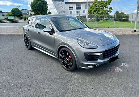 Porsche Cayenne GTS 21" STHZG AHK PANO LED BOSE APPROVED 4/26