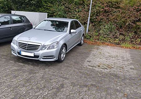 Mercedes-Benz E 220 CDI DPF BlueEFFICIENCY Automatik Avantgarde