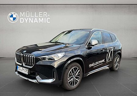 BMW iX1 xDrive30 X LINE PANO HARMAN/KARDON SPORTSITZE LED