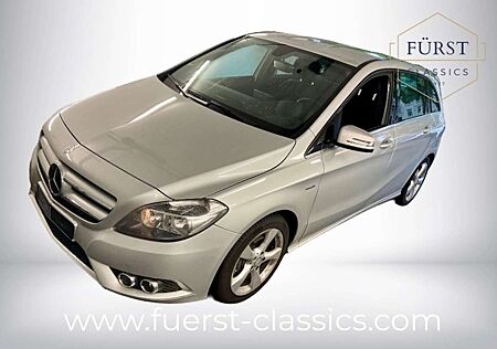 Mercedes-Benz B 200 Exclusive aus 1. Hand LED Leder NAVI PDC GARANTIE