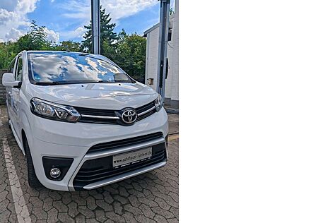 Toyota Pro Ace Proace Verso Shuttle L2 (Frei ab 20.10.2025)