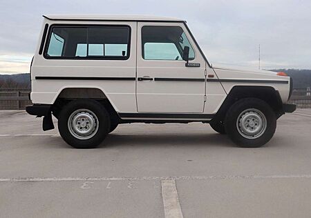Mercedes-Benz G 300 300GD W460
