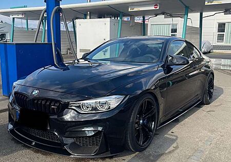 BMW M4 Coupe DKG M Performance Carbon