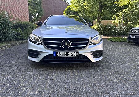 Mercedes-Benz E 400 4Matic T 9G-TRONIC AMG Line
