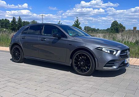 Mercedes-Benz A 250 e 8G-DCT AMG Line