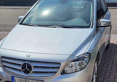 Mercedes-Benz B 180 (BlueEFFICIENCY) 7G-DCT