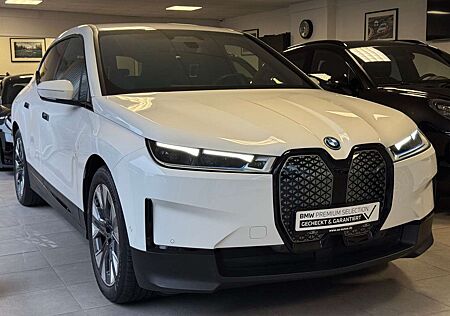 BMW iX xDrive40 Vollleder Laserlicht Head-Up 360 R21