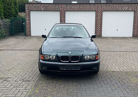 BMW 523i 523