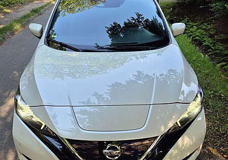 Nissan Leaf +62+kWh+e++Tekna