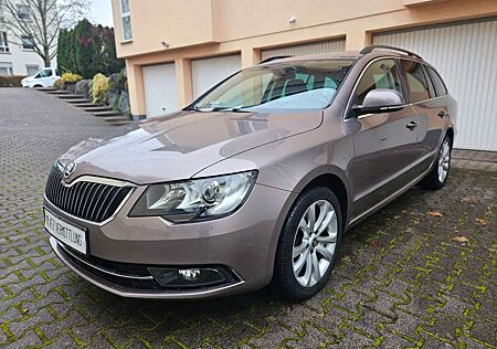 Skoda Superb 2.0 TDI Combi Ambition 4x4+AHK+2.Hand