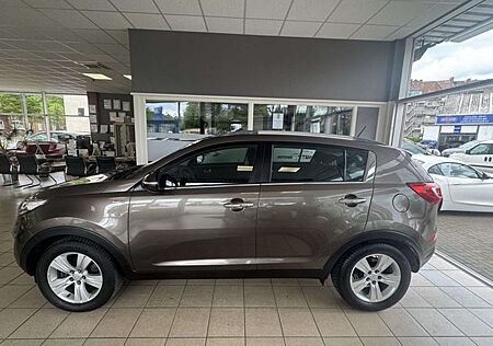 Kia Sportage 2.0 CRDi 4WD Spirit AHK PDC LED