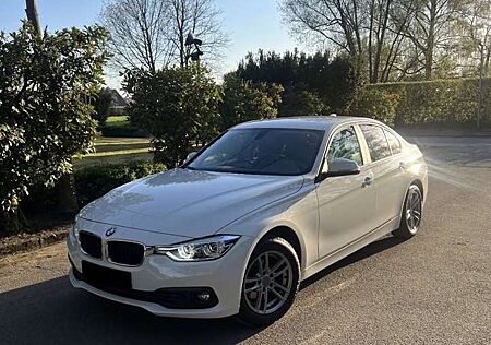 BMW 320 Navi / Led/ Scheckheft / PDC