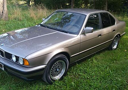 BMW 525i 525 E34 Limousine. TOP ZUSTAND