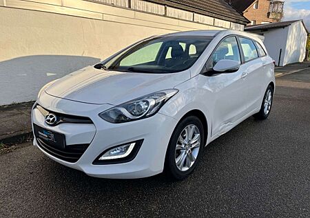 Hyundai i30 FIFA World Cup Edition Navi AHK 1HD Kamera