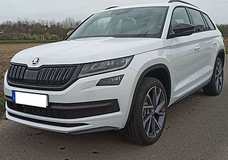 Skoda Kodiaq 2.0 TDI 4x4 DSG Sport Pano AHK St.hzg LED 20" VOLL