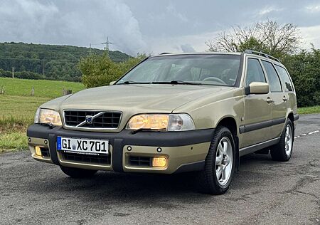 Volvo V70 XC Cross Country SUV / Kombi