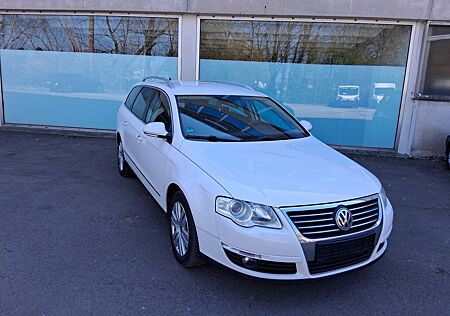 VW Passat Volkswagen 2.0 TDI DPF DSG Highline LEDER/KLIMA/ NAVI/AHK