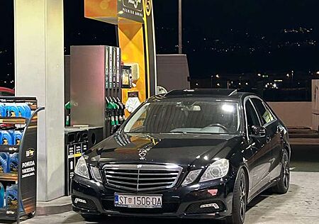 Mercedes-Benz E 220 CDI DPF BlueEFFICIENCY Automatik Elegance