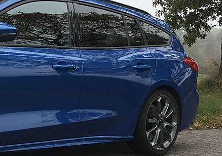 Ford Focus Turnier 1.5 EcoBoost Start-Stopp-System ST-LINE