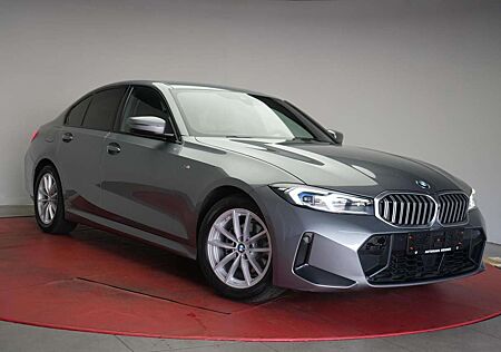 BMW 320 i M Sport Navi/ACC/Kamera/Virtual/HUD/Side