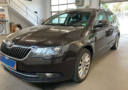 Skoda Superb 1.8 TSI Exclusive Bi-Xenon*AHK*1.Hand*SHZ