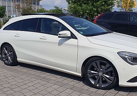 Mercedes-Benz A 180 AMG Line