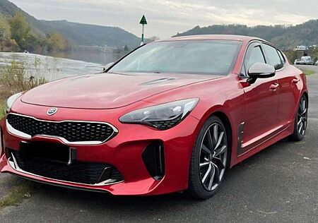 Kia Stinger 3.3 T-GDI AWD GT / Bastuck / 8-Fach