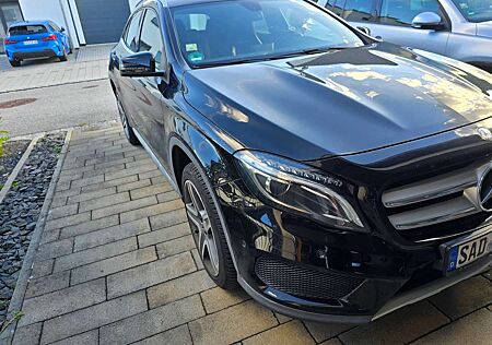 Mercedes-Benz GLA 200 AMG Line