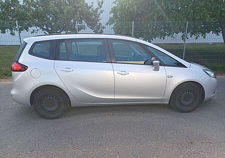 Opel Zafira Tourer Edition Turbo Bj 2014 8fach bereift.
