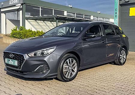 Hyundai i30 1.4 YES! NAVI SHZ PDC CARPLAY