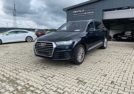 Audi Q7 3.0 TDI quattro S-LINE/AHK/Pano Dach/20"/Kame