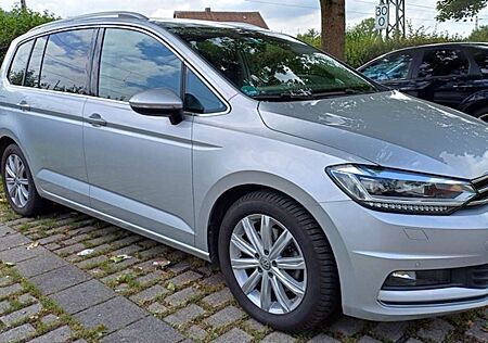 VW Touran Volkswagen 2.0TDI DSG Highline, gepflegt + Austattung!