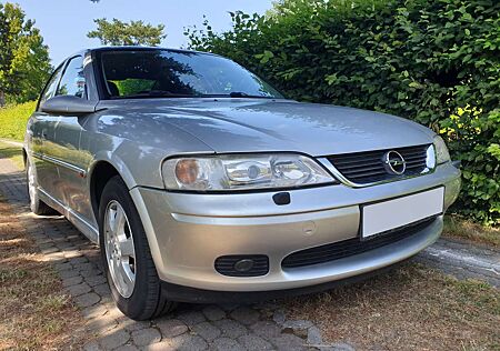 Opel Vectra 1.8i 16V Lim. Klimaautom. Xenon AHK NSW