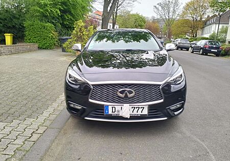 Infiniti Q30 2.2 d AWD City Black Edition