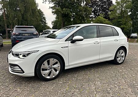 VW Golf Volkswagen VIII 1.5 eTSI ACT Style Shz/CarPlay/Kamera/Acc