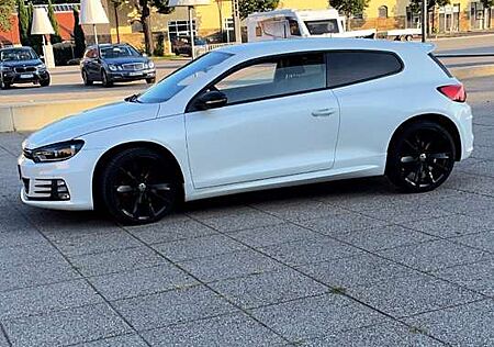 VW Scirocco Volkswagen 2.0 GTS (BlueMotion Technology) DSG
