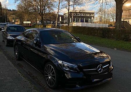 Mercedes-Benz C 300 Coupe 4Matic 9G-TRONIC AMG Line